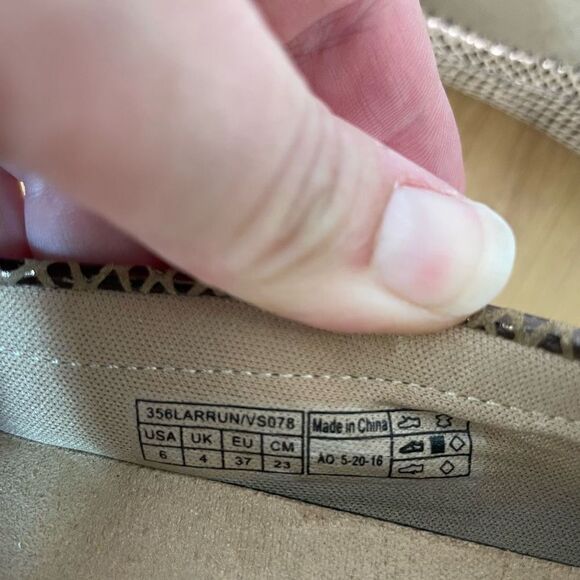 Vionic Larrun Loafer Womens Size 6 Gold Bronze Metallic Snake Slip On Shoe Comfo - Picture 12 of 12